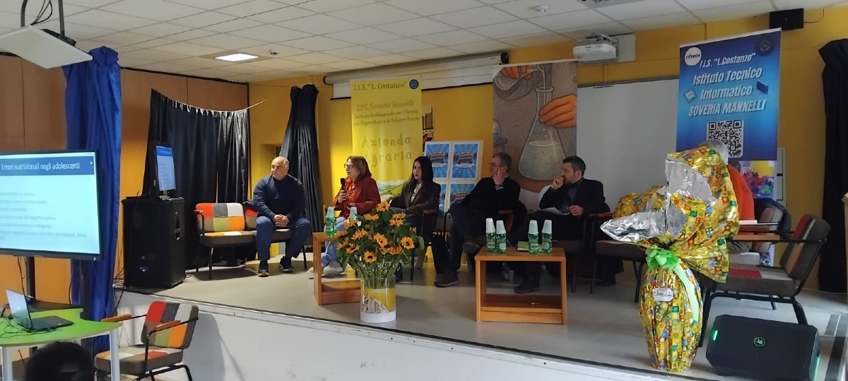 Decollatura, al “Costanzo” il convegno sulla prevenzione: medici a confronto con gli studenti - Foto: Uff. Stampa Istituto Costanzo