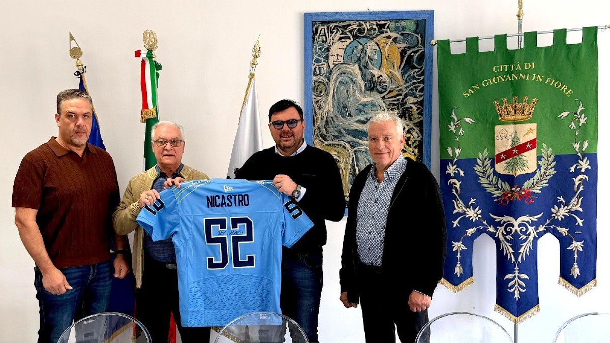 San Giovanni in Fiore celebra Peter Nicastro: orgoglio per il campione della Grey Cup - Foto Uff. Stampa Comune di San Giovanni in Fiore 