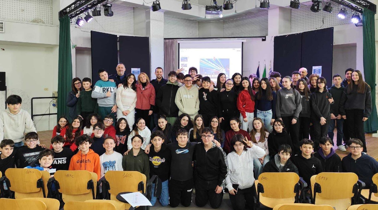 Lamezia, studenti a lezione di sicurezza in stazione con la Polfer - 