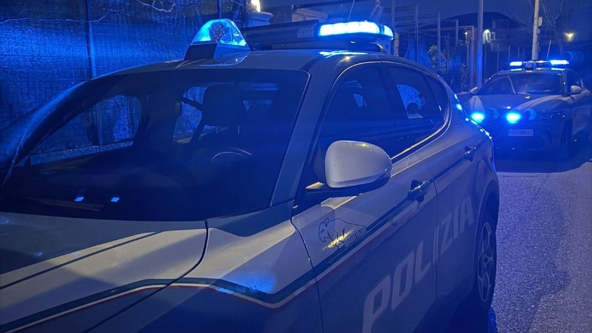 Controlli a tappeto a Crotone: una denuncia e quattro segnalazioni per droga - Foto Uff. Stampa Questura di Crotone