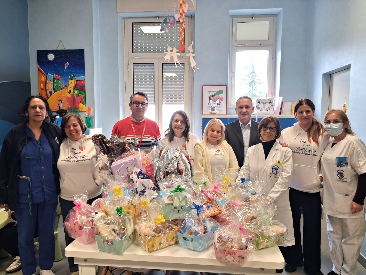 Botricello, visita al reparto di Oncoematologia pediatrica di Catanzaro - Foto: Uff. Stampa Comune di Botricello