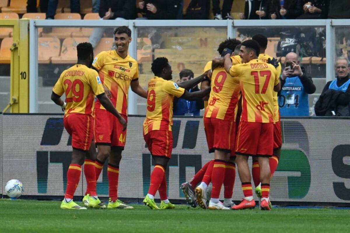 La Cremonese si sveglia tardi, il Lecce vince 2-1 lo scontro salvezza - 