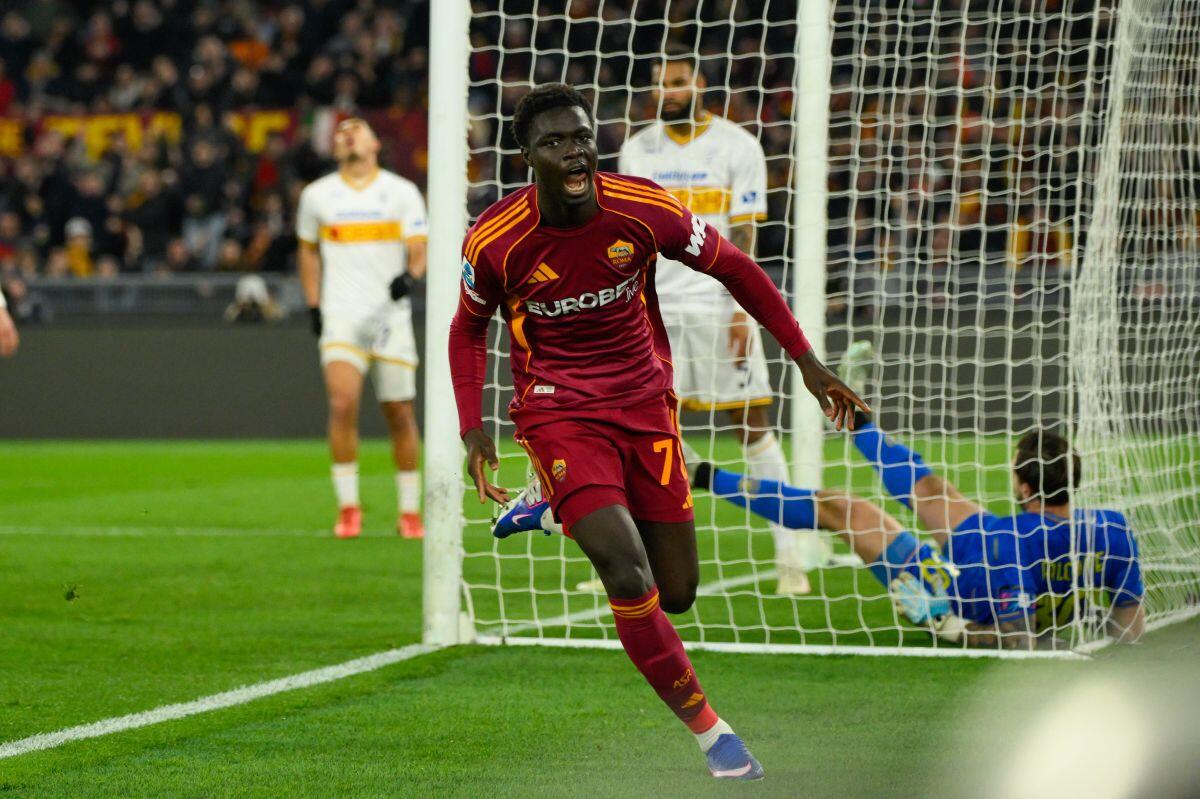 Una rete di Vaz piega il Lecce, la Roma vince 1-0 e aggancia la Juve - 