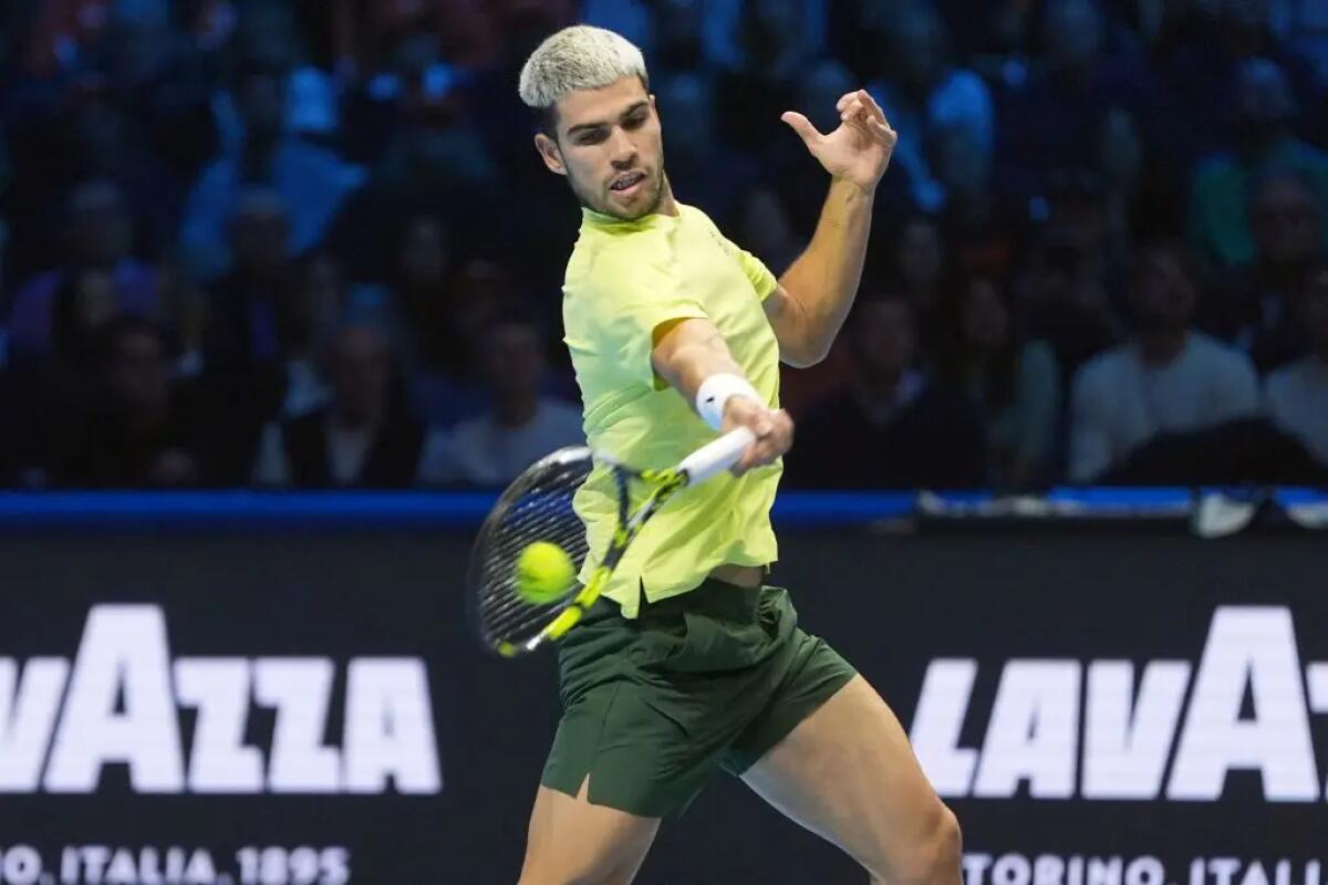 Alcaraz sul velluto a Indian Wells, avanza anche Djokovic. Darderi subito out - 