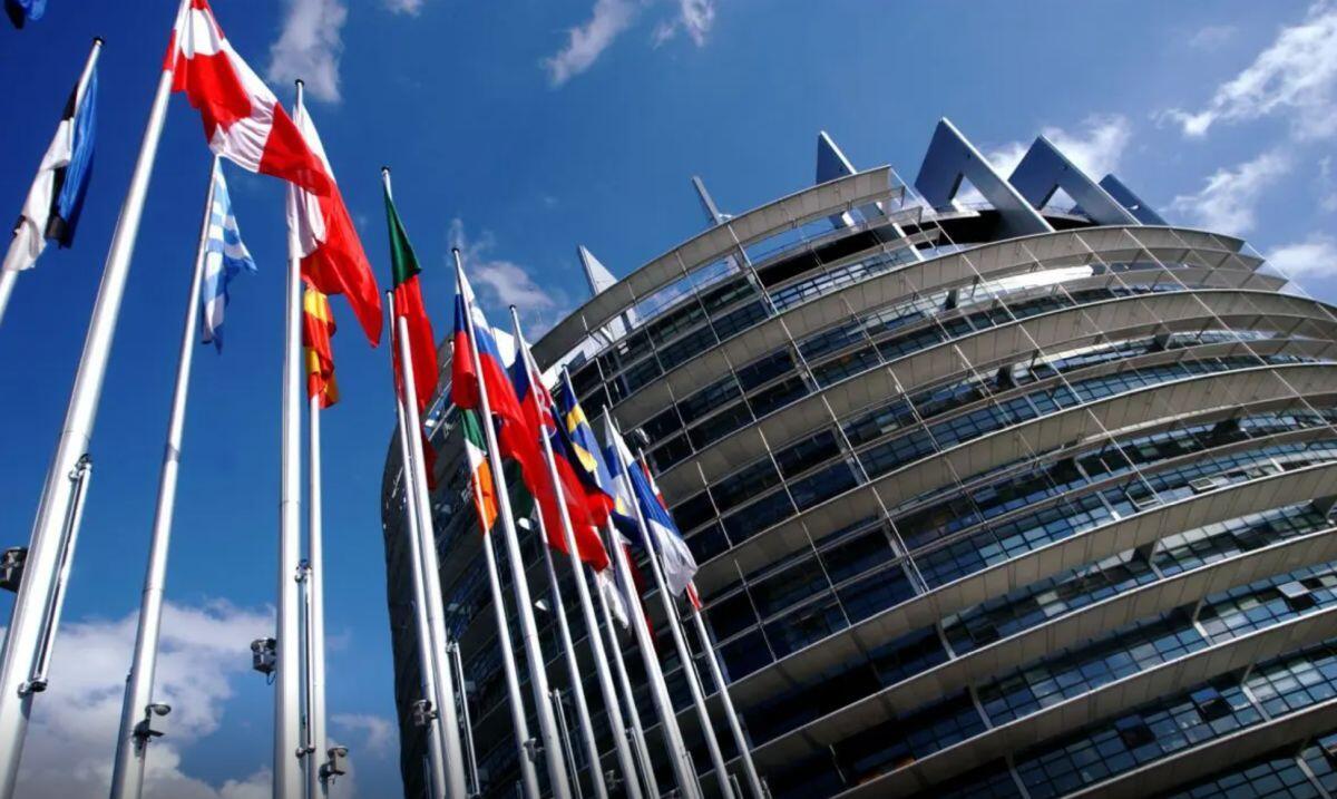 Eurodeputati fissano le condizioni per ridurre i dazi sui prodotti Usa - 