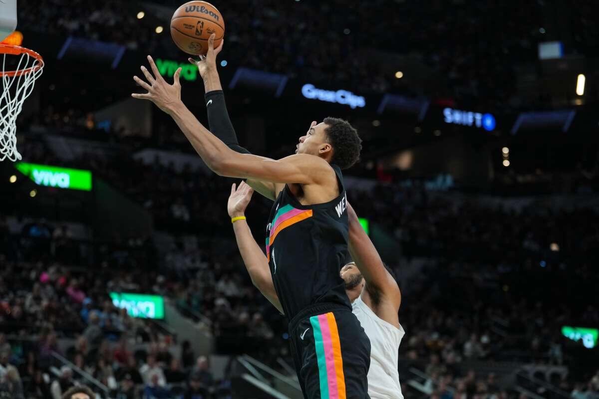 Ottava vittoria di fila degli Spurs, Bucks fuori dalla post-season - 