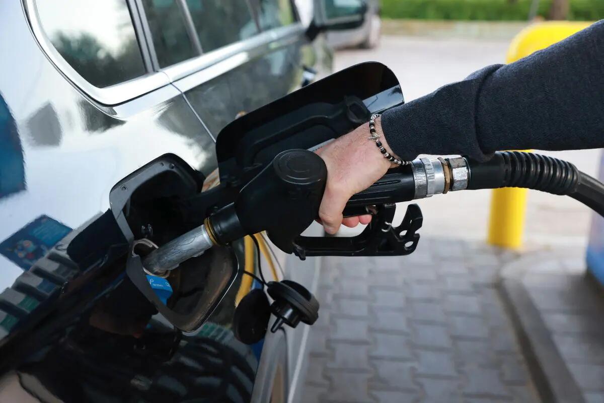 Carburanti, Mimit “Quasi il 60% dei distributori ha ridotto i prezzi” - 