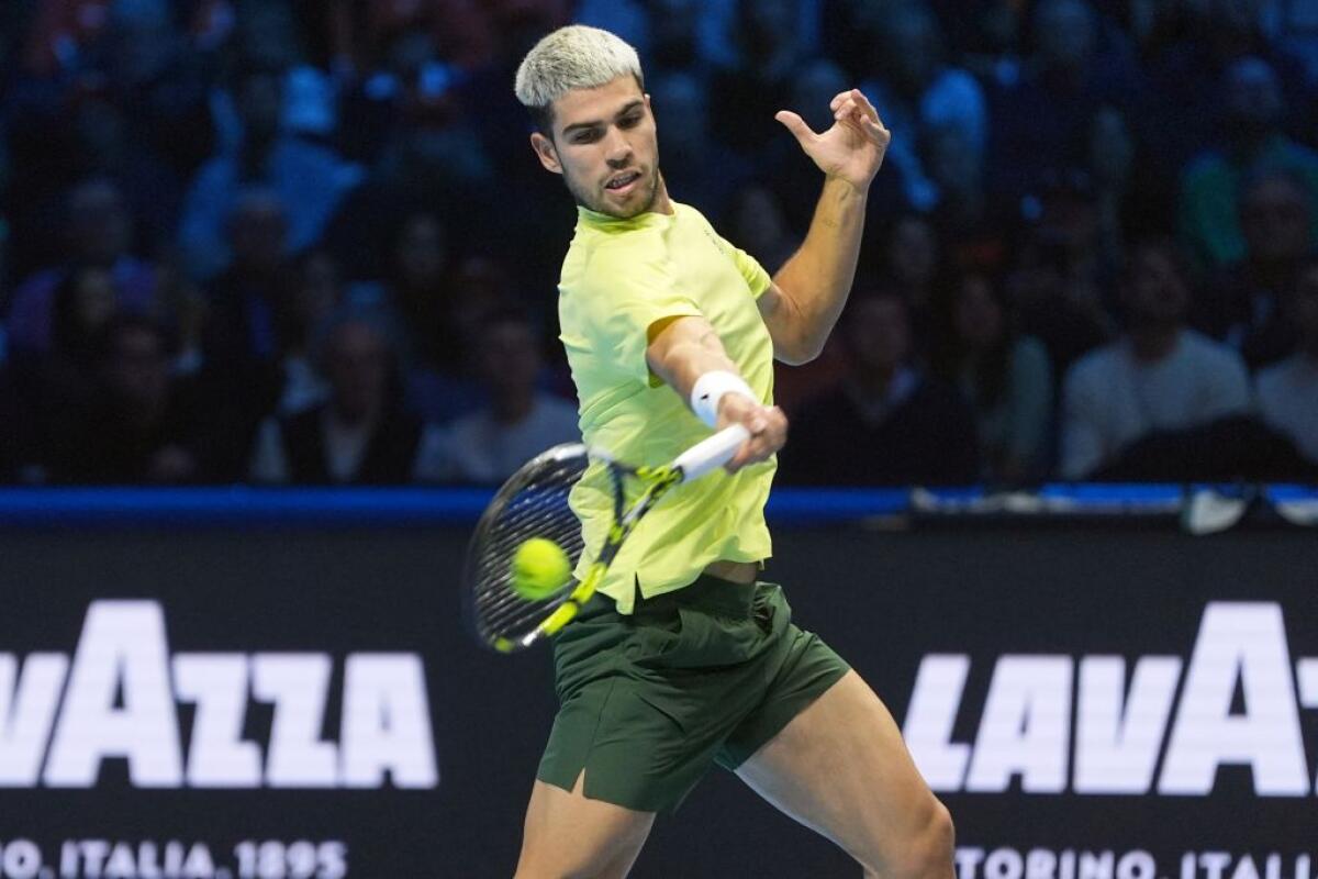 Alcaraz sul velluto a Indian Wells, avanza anche Djokovic. Darderi subito out - 