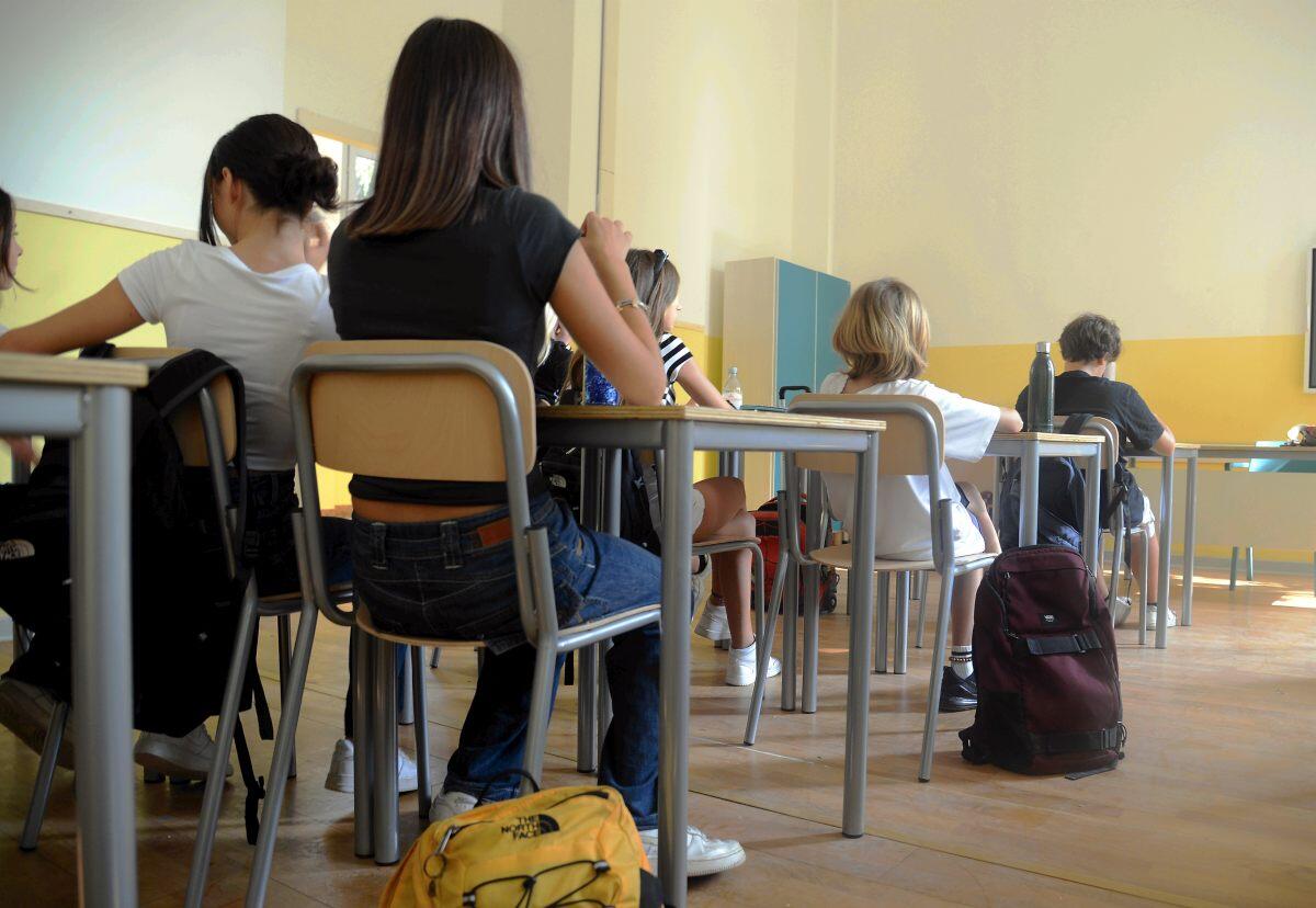 Intelligenza artificiale a scuola, al via piano di formazione del Ministero da 100 milioni - 