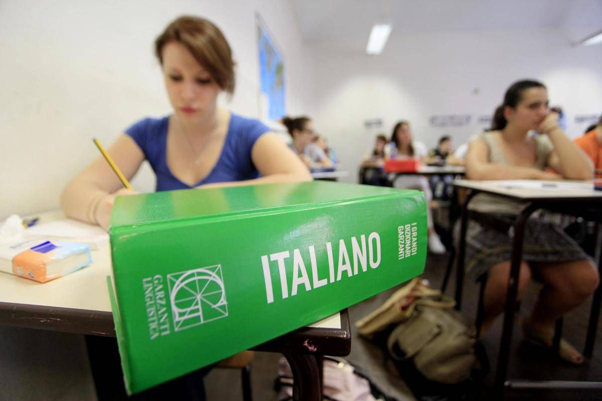 Allarme della Crusca: "Il futuro della lingua italiana è a rischio" - 