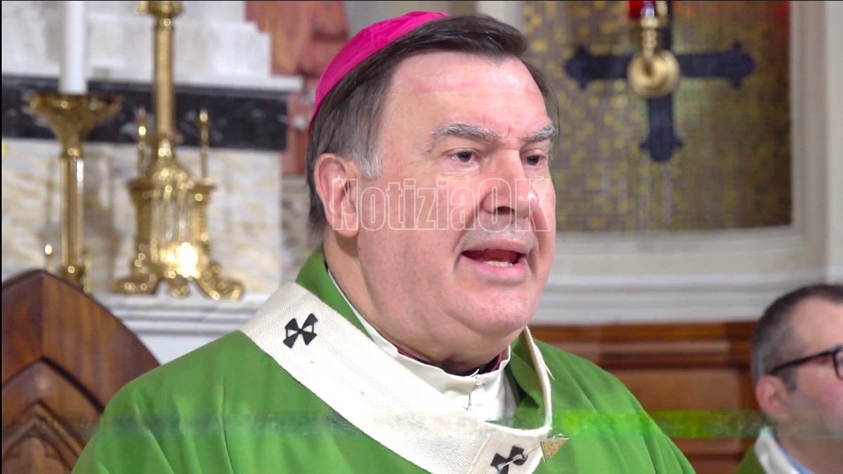 Catanzaro, Mons. Maniago nel giovedì santo: “È nel chinarsi che si trova la gioia” - Foto: Redazione 