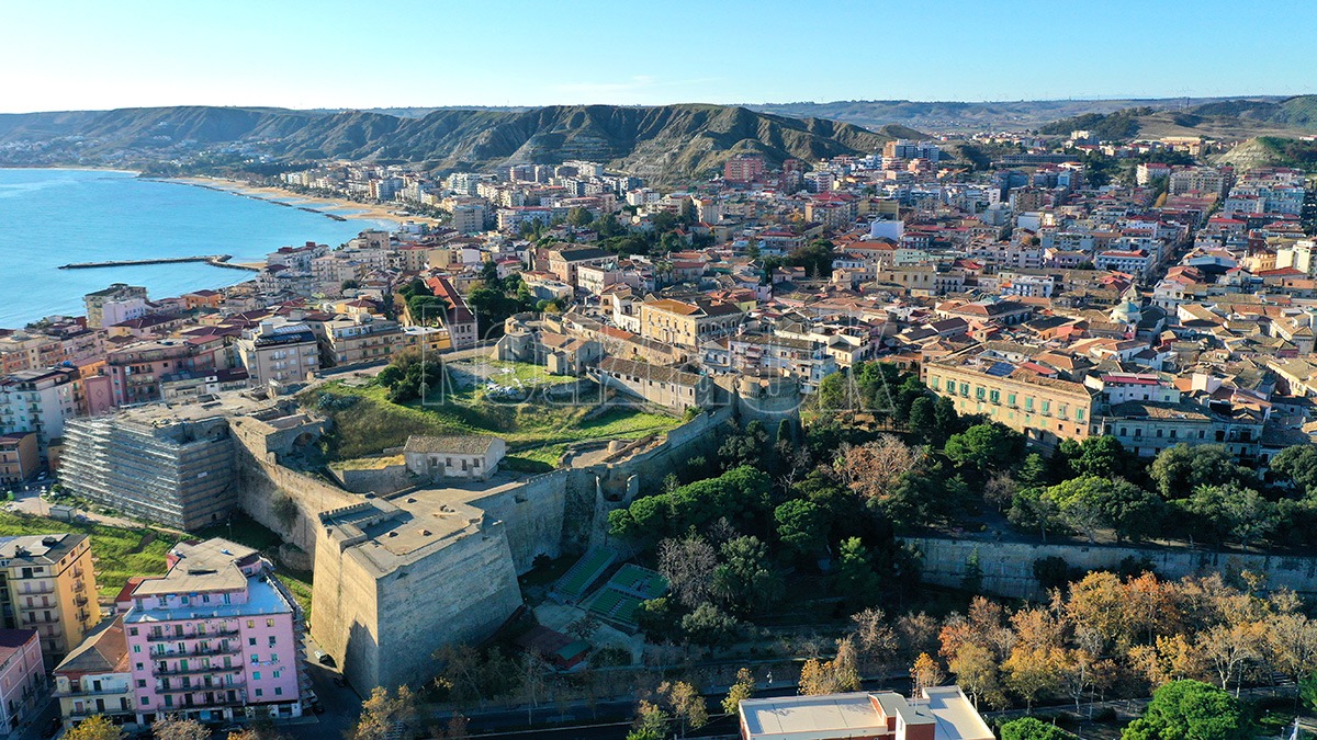 Crotone protagonista: in città esperti riuniti per parlare di erosione marina e rischi per i siti archeologici - Foto: Redazione