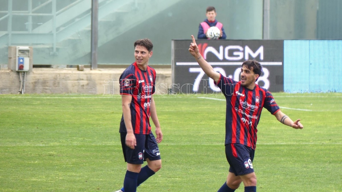 Casarano-Crotone 1-2, Zunno e Musso: vittoria nel finale al Capozza  - Foto: Redazione 