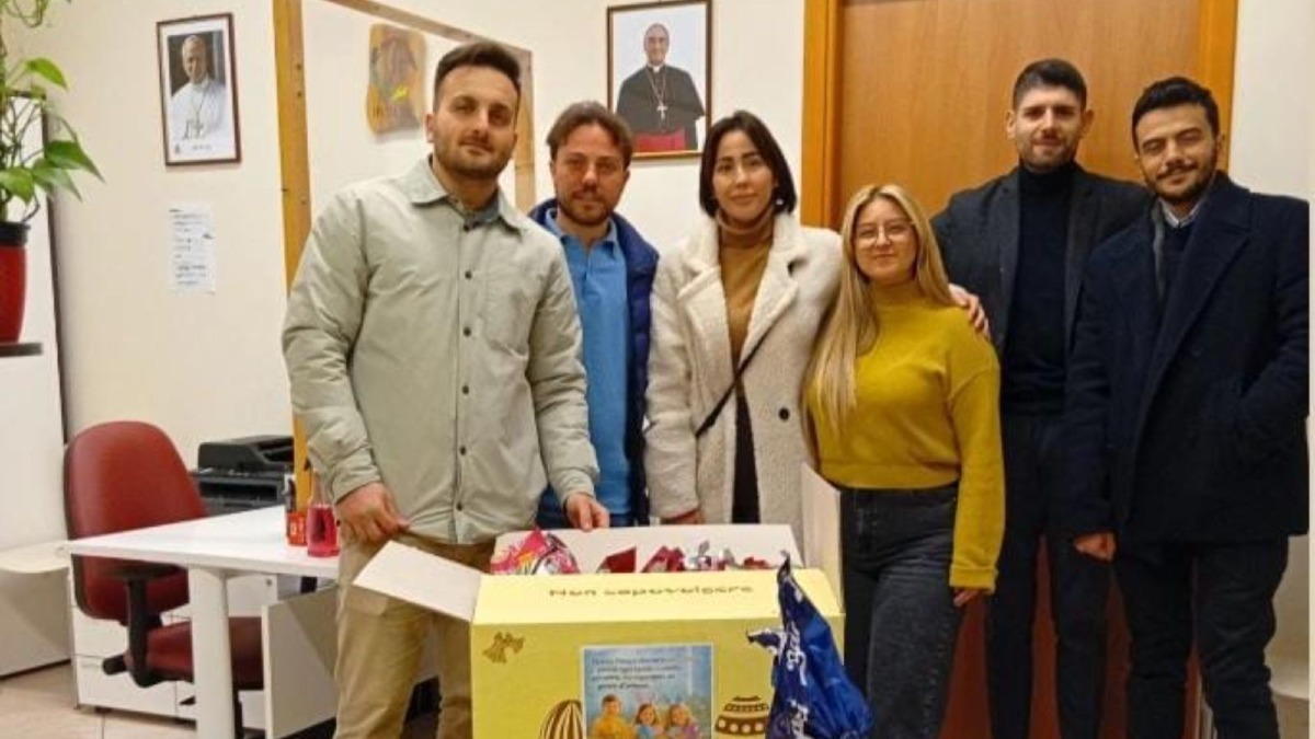 Pasqua solidale, uova ai bambini fragili dai Giovani Noi Moderati - Foto: Uff. Stampa Noi Moderati Giovani 