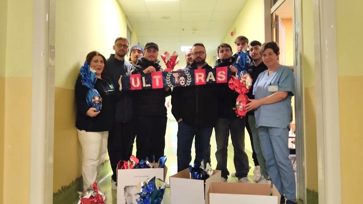 Pasqua di solidarietà, la Curva Sud Crotone in corsia con i più piccoli -  Foto Curva Sud Crotone 