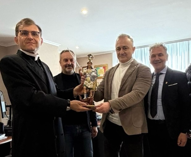 Il Parroco di Rombiolo e la Polizia di Stato: incontro di gratitudine con il Questore di Vibo Valentia - Foto: Uff. Stampa Questura di Vibo Valentia