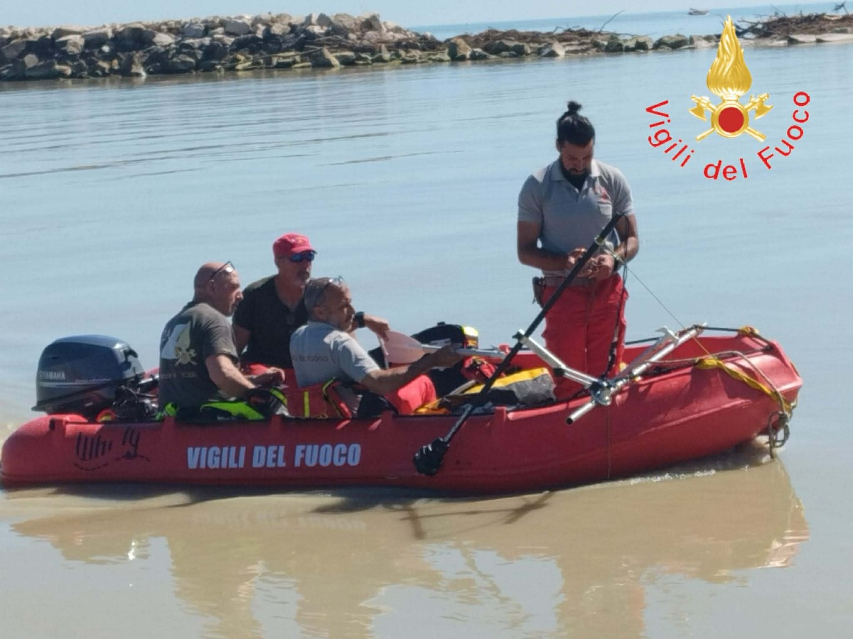 Vigili del Fuoco della Calabria impegnati nella ricerca del disperso nel fiume Trigno