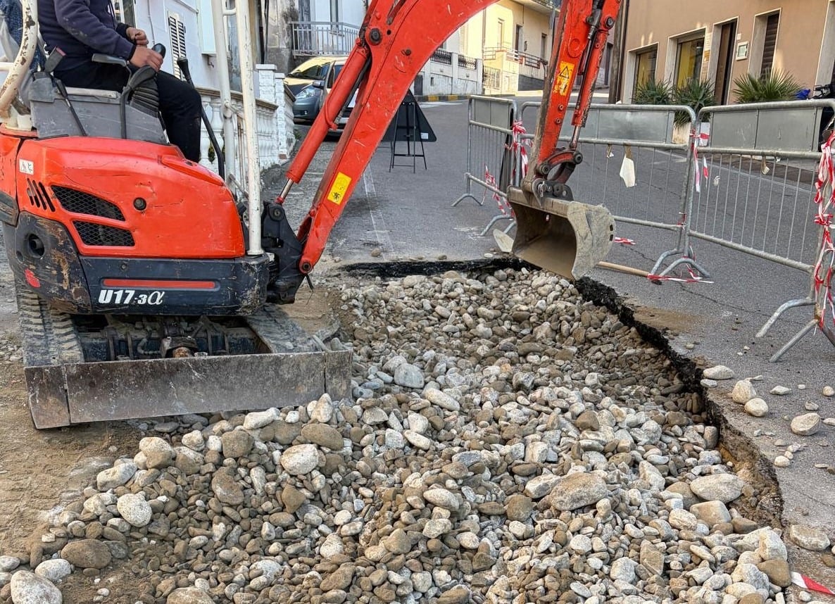 Provincia di Crotone: Interventi urgenti sulla SP 53 per il ripristino della carreggiata - Foto: Uff. Stampa Provincia di Crotone