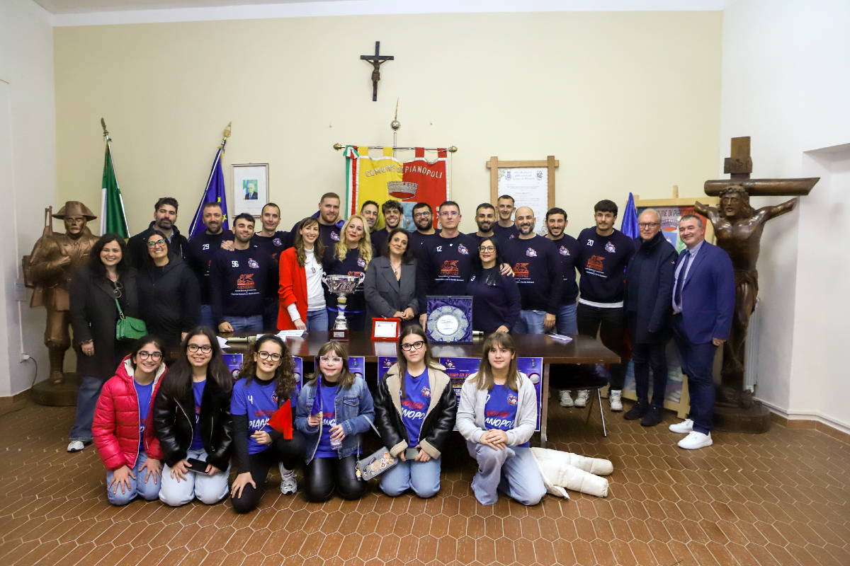 Pianopoli in festa, l'impresa nel Volley unisce tutta la comunità - Foto: Ufficio stampa Volley Pianopoli