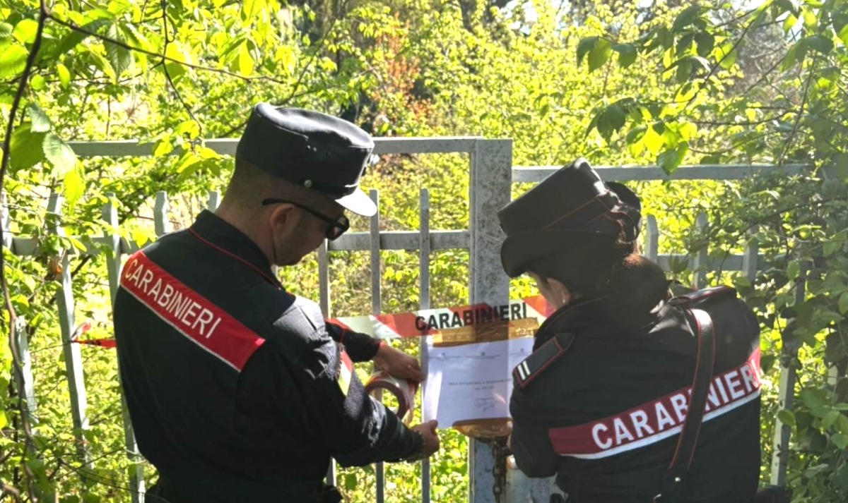 Discarica abusiva scoperta a Lamezia, sequestrata area privata - Foto: Uff. Stampa Carabinieri Lamezia