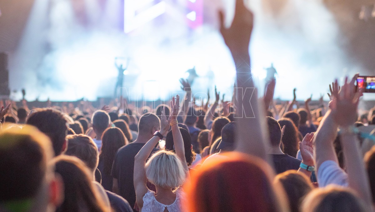 Tony Pitony live a Cosenza: energia urban al Rendano Arena - Foto: Redazione 