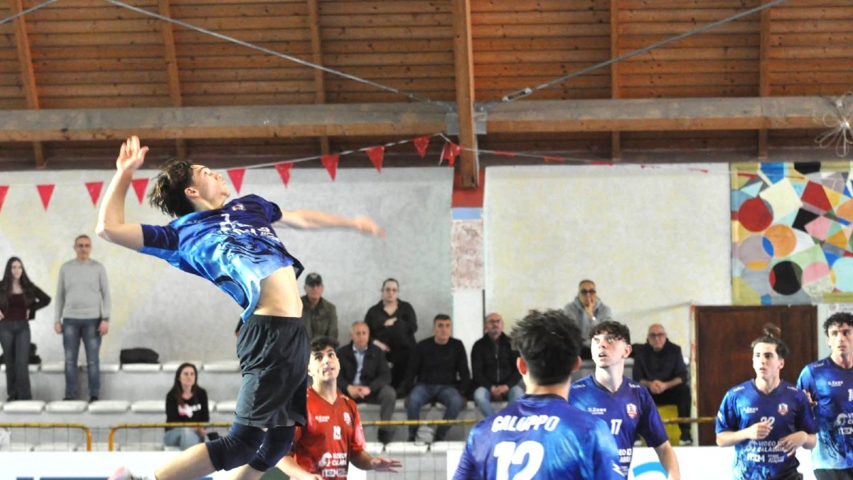 Pallavolo Crotone sfiora l’impresa: la capolista Callipo trema ma vince al tie-break - Foto Uff. Stampa Pallavolo Crotone 13.04.2026
