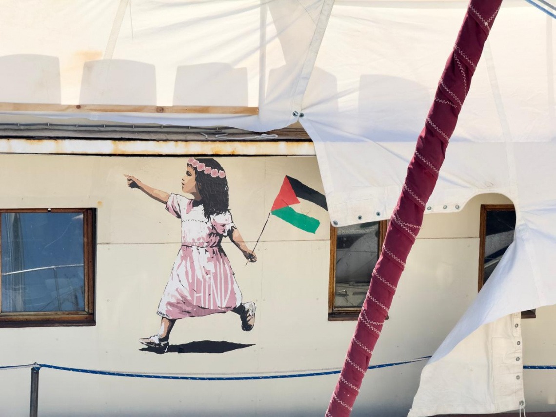 Laika dipinge la Global Sumud Flottilla: arte e denuncia da Barcellona - Foto Uff. Stampa Francesca Polici - G&P Communication Ltd