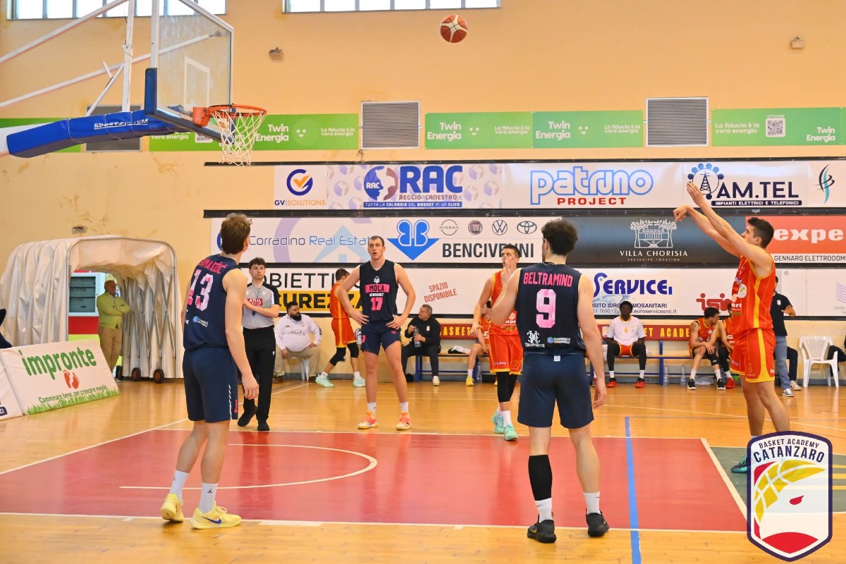 Basket Academy Catanzaro vola ai playoff: Mola battuta 83-68 - Foto: Uff. Stampa Basket Academy Catanzaro 