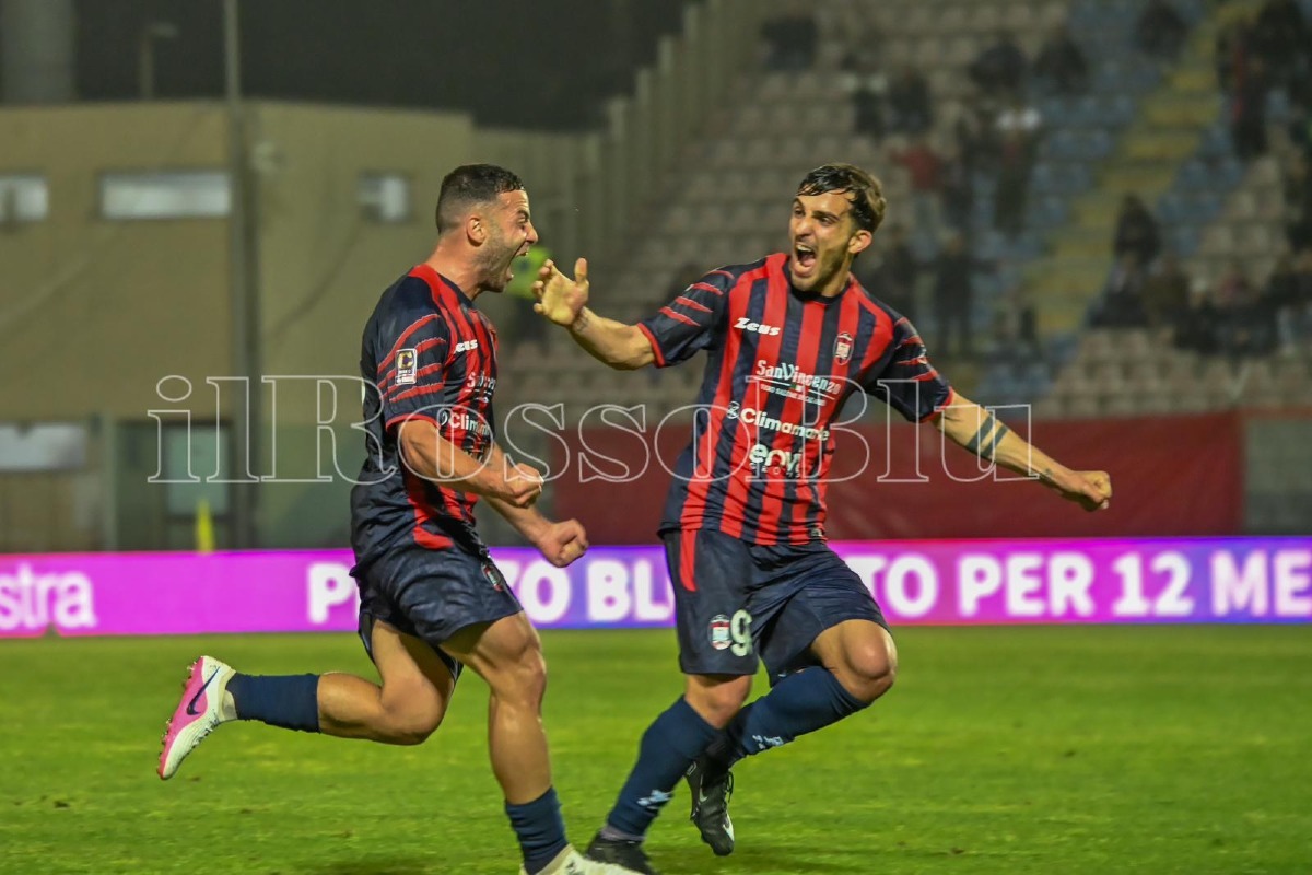 Crotone-Catania 2-0, Gallo e Musso in gol: vittoria e tre punti per gli squali  - Foto: Redazione 