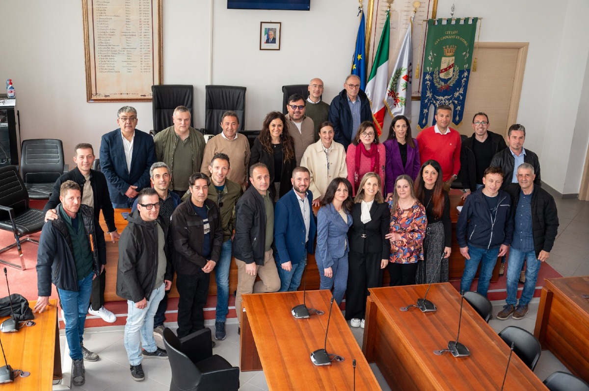 San Giovanni in Fiore stabilizza 18 tirocinanti: lavoro sicuro e servizi più efficienti - Foto: Uff. Stampa Comune di San Giovanni in Fiore