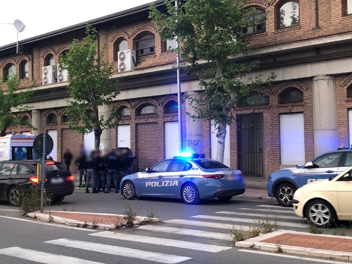 Crotone - Evita un pullman e si schianta: incidente all’autostazione di Fondo Gesù - Foto: Redazione 