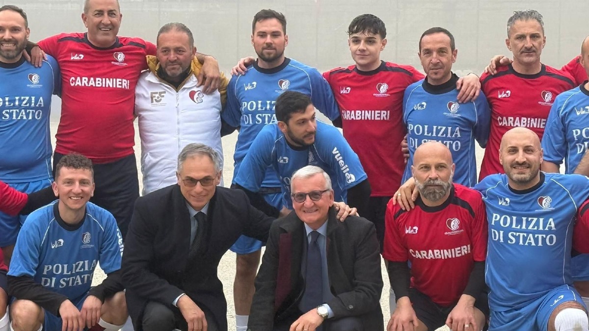 La solidarietà scende in campo a Taverna: Polizia e Carabinieri uniti per il cuore - Foto Uff. Stampa Questura di Catanzaro 