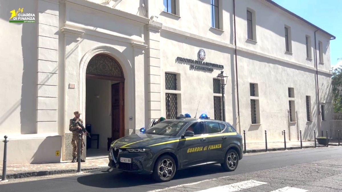 (VIDEO) Indagine a Catanzaro: cinque indagati per truffa sui bonus edilizi - Foto Uff. Stampa Guardia di finanza