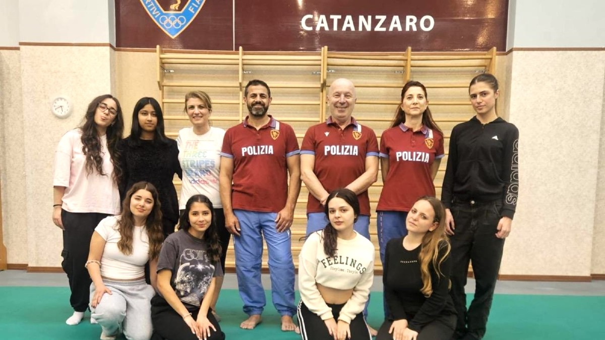 Catanzaro, al via il progetto “Io non ho paura” delle Fiamme Oro - Foto Uff. Stampa Polizia di Stato 