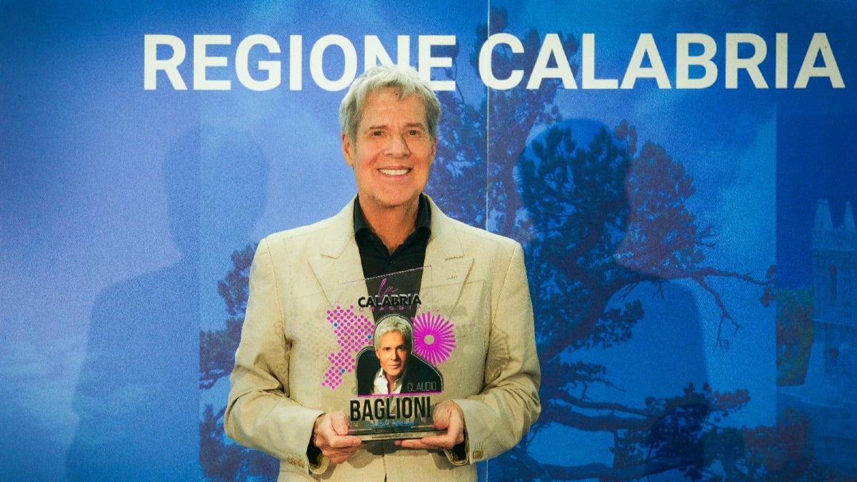 Claudio Baglioni premiato in Regione: la Calabria celebra il suo poeta musicale - Foto Uff. Stampa Parole e dintorni 