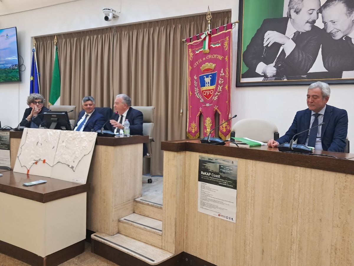 Costa crotonese fragile: ReKAP Coast indica le strategie di adattamento - 