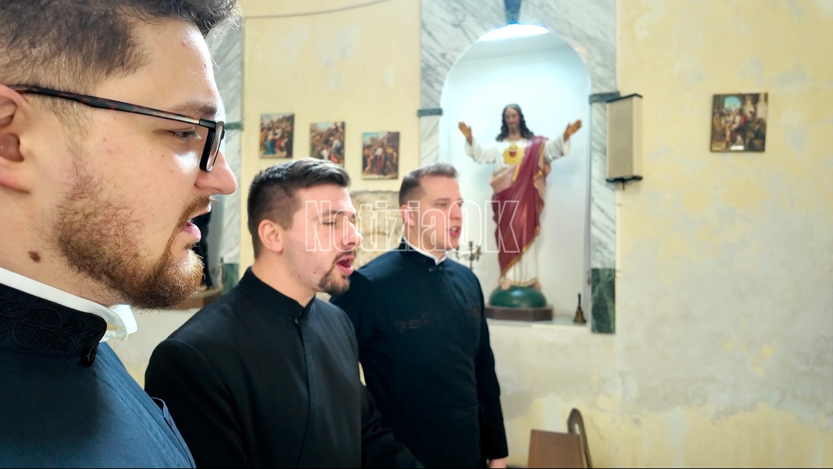 (VIDEO) “Cantiamo per chi soffre”: la missione dei seminaristi ucraini a Crotone - Foto Redazione