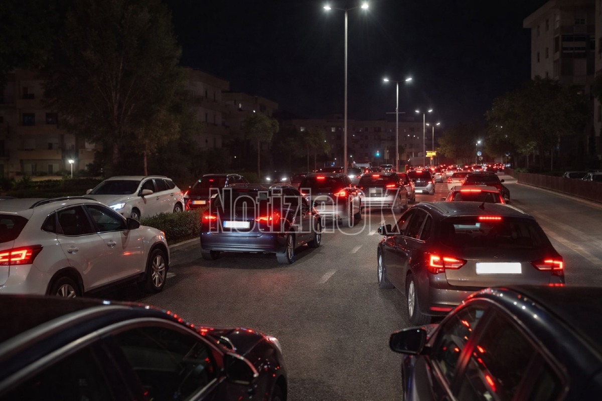 Crotone - Traffico in tilt a Tufolo: code e rabbia per lavori - Foto: Redazione 