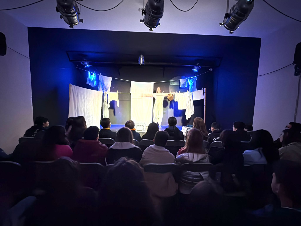 Crotone -  Studenti a teatro tra libertà e consapevolezza - Foto: Ufficio stampa progetto La Matassa