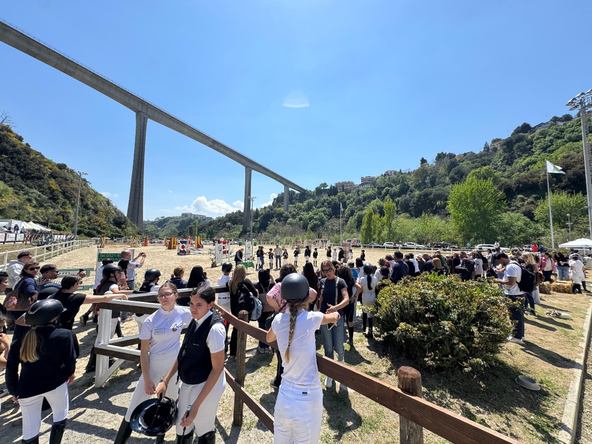 Catanzaro, successo alla Valle dei Mulini: grande spettacolo per il salto ostacoli - Foto: Uff. Stampa Comune di Catanzaro