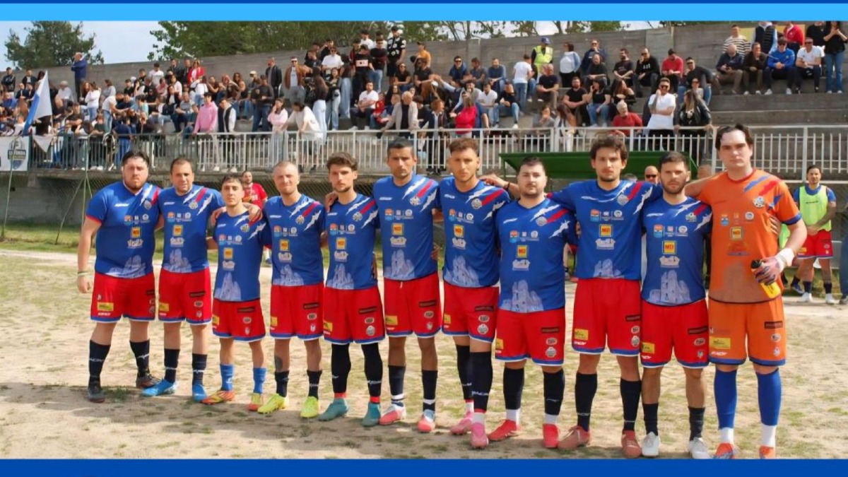 Cerenzia in festa: promozione in Seconda Categoria dopo 40 anni - 