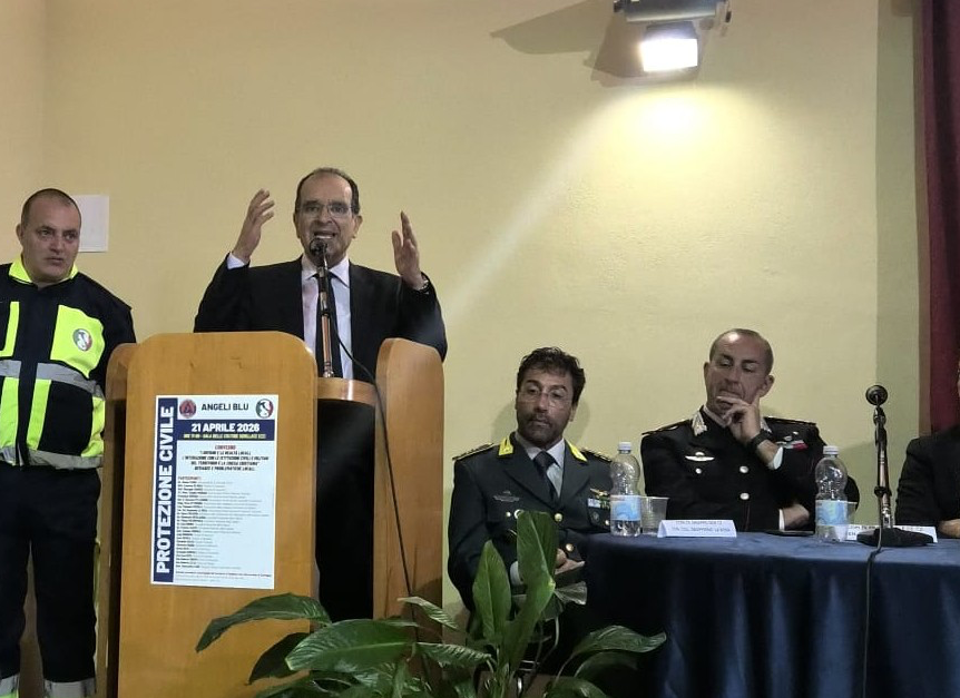 Squillace, appello contro ’ndrangheta e azzardo: “La sfida parte dalla scuola” - Foto: Uff. Stampa Enzo Bruno - Tridico Presidente