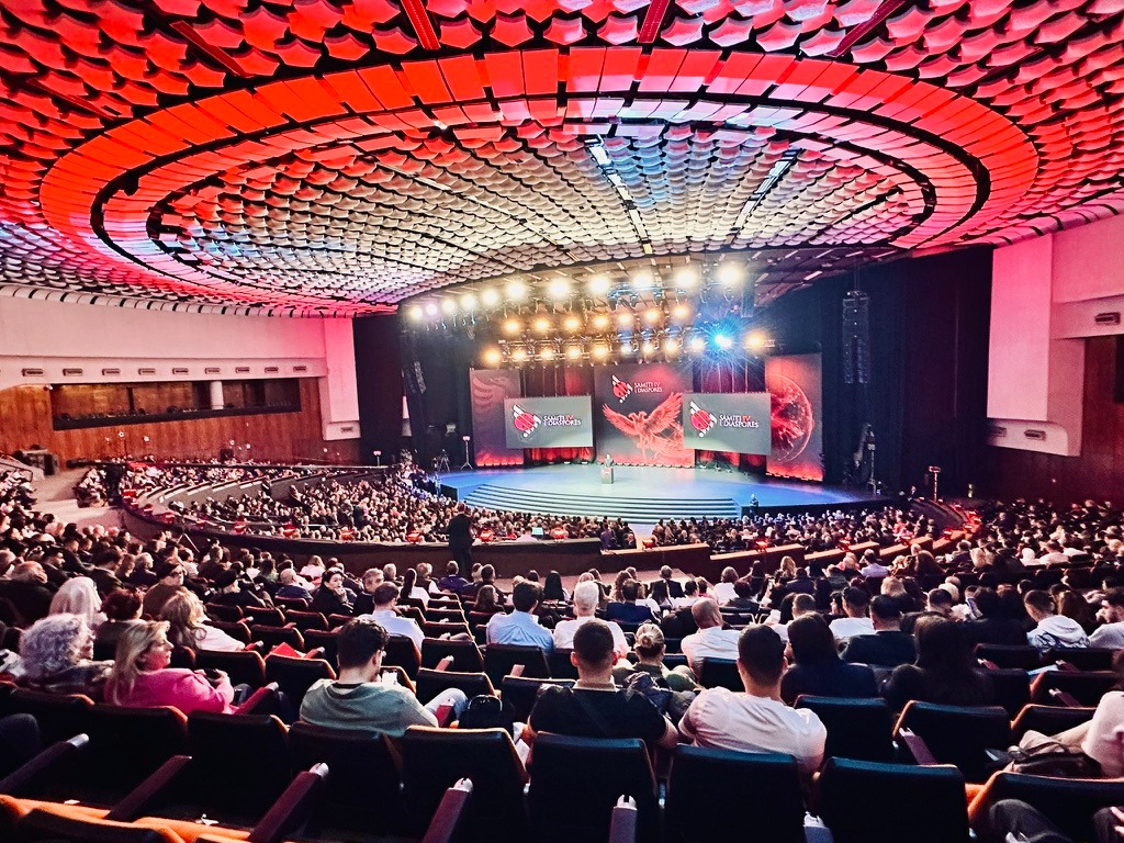 Fili Meridiani al Summit Diaspora: Arbëria tra digitale e futuro - Foto: Uff. Stampa Fili Meridiani 