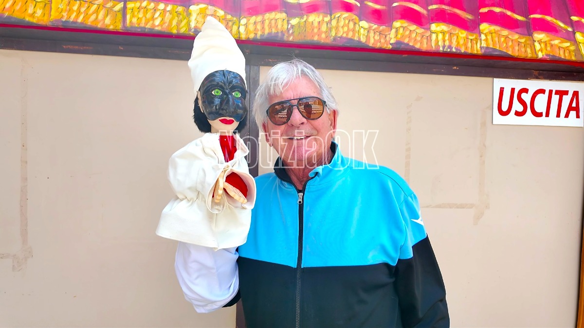 Crotone - Il nuovo Pulcinella debutta in piazza: lavoro di famiglia Ferraiolo - Foto: Redazione 