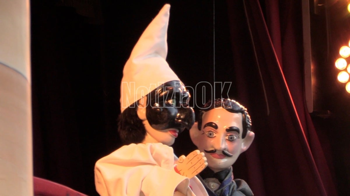 (VIDEO) Applausi e attesa ripagata: il debutto di Pulcinella in Piazza Pitagora - Foto: Redazione 