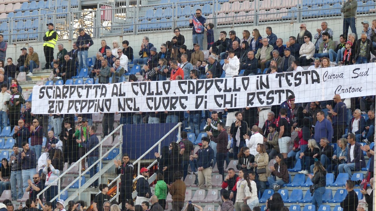 Crotone-Latina, i tifosi ricordano Zu Peppino Varrese  - Foto: Redazione 