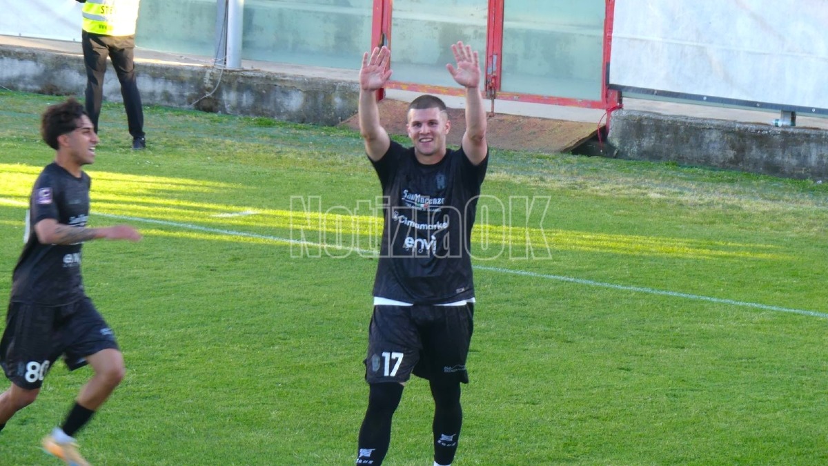 Diego Russo, primo gol tra i pro e cuore del Sud: lo Scida scopre il 2005 rossoblù - Foto: Redazione 