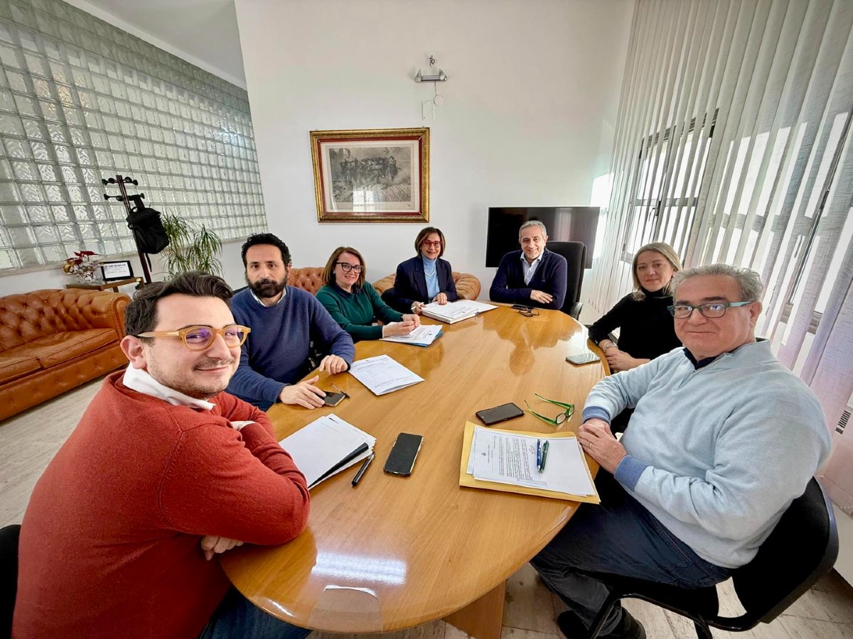 Cassano all’Ionio stabilizza 11 lavoratori TIS: al via le assunzioni a tempo indeterminato - Foto: Uff. Stampa Comune di Cassano all'Ionio