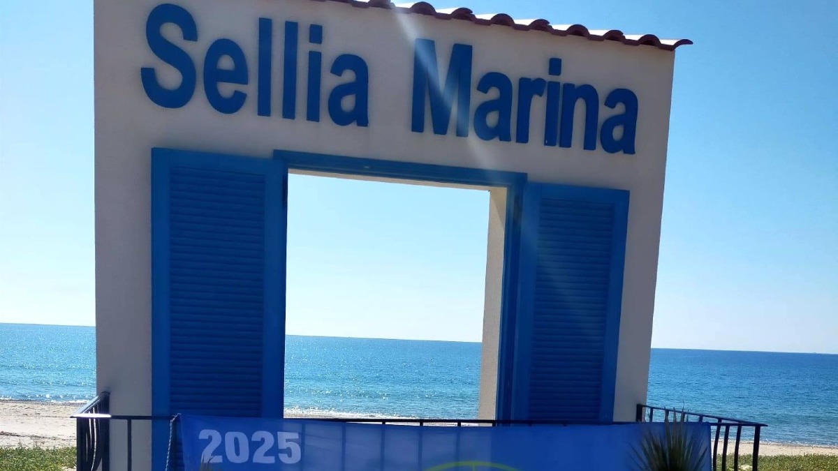 Sellia Marina - Lungomare più verde: 150 palme per i nati del 2024 e 2025 - Foto Uff. stampa Comune di Sellia Marina 