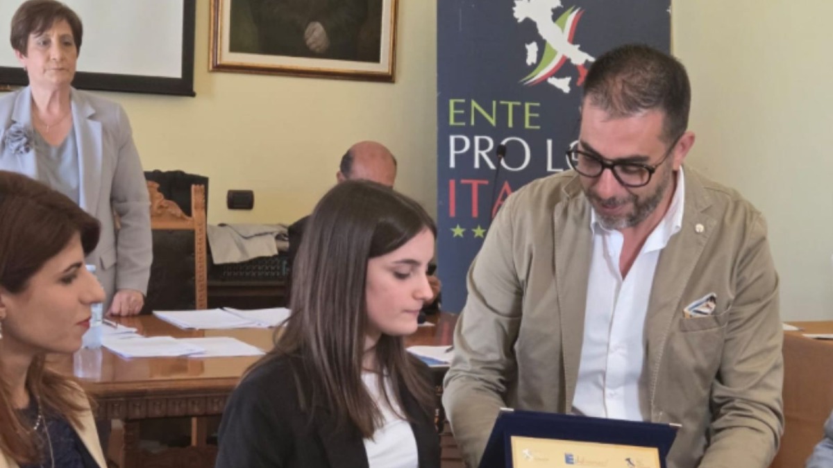 Saracena, premio contro il bullismo: vince il rispetto e la cultura - Foto Uff. Stampa Comune di Saracena 